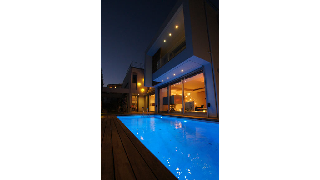 TWO RESIDENCES WITH SWIMMING POOL IN POLITEIA